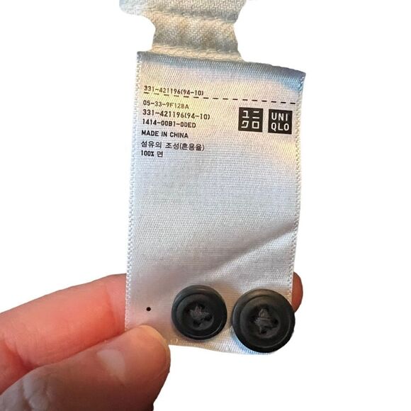 Uniqlo navy and white flannel button down shirt. - Picture 4 of 10